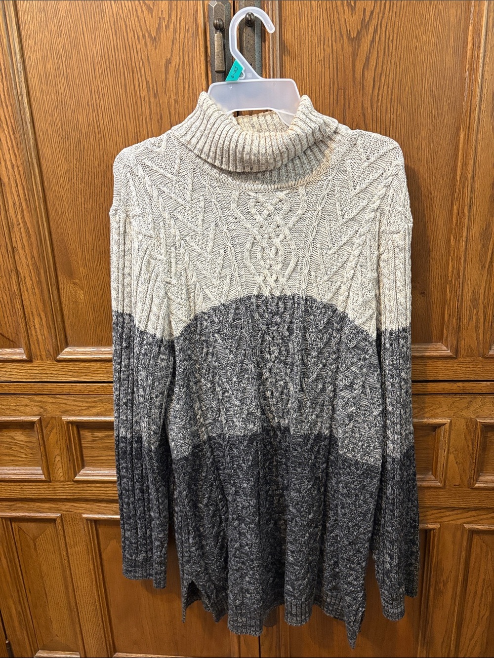 JEANNE PIERRE Ombre Cable Knit Turtleneck Sweater - Beige & Charcoal